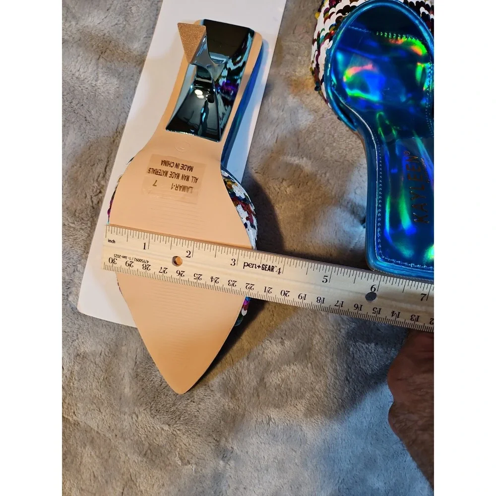kayleen by los Angeles Size 7 Blue